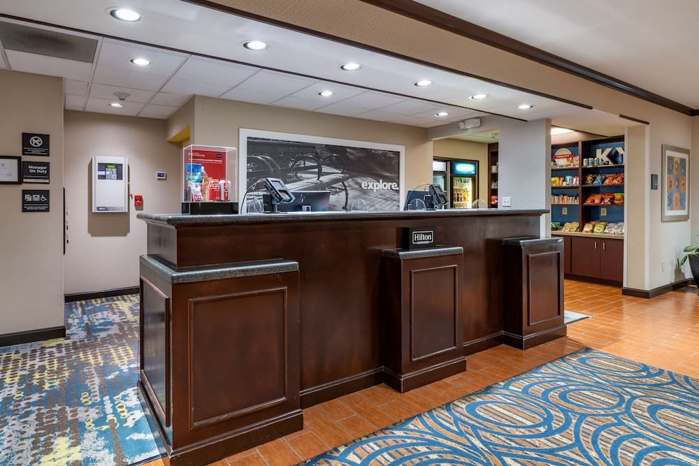 Hampton Inn & Suites Louisville East 2