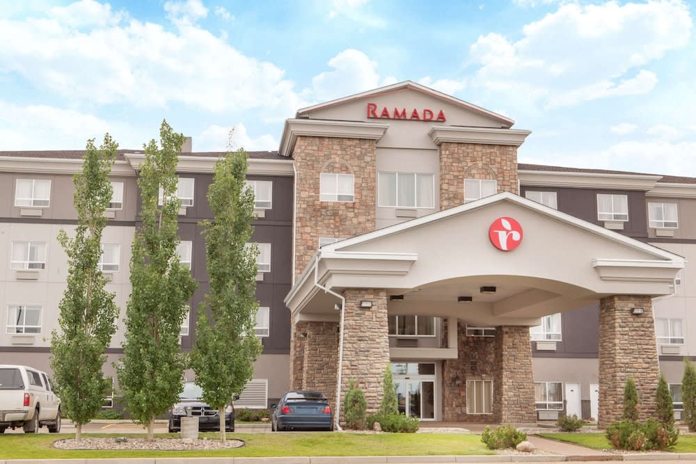Ramada by Wyndham Camrose 1