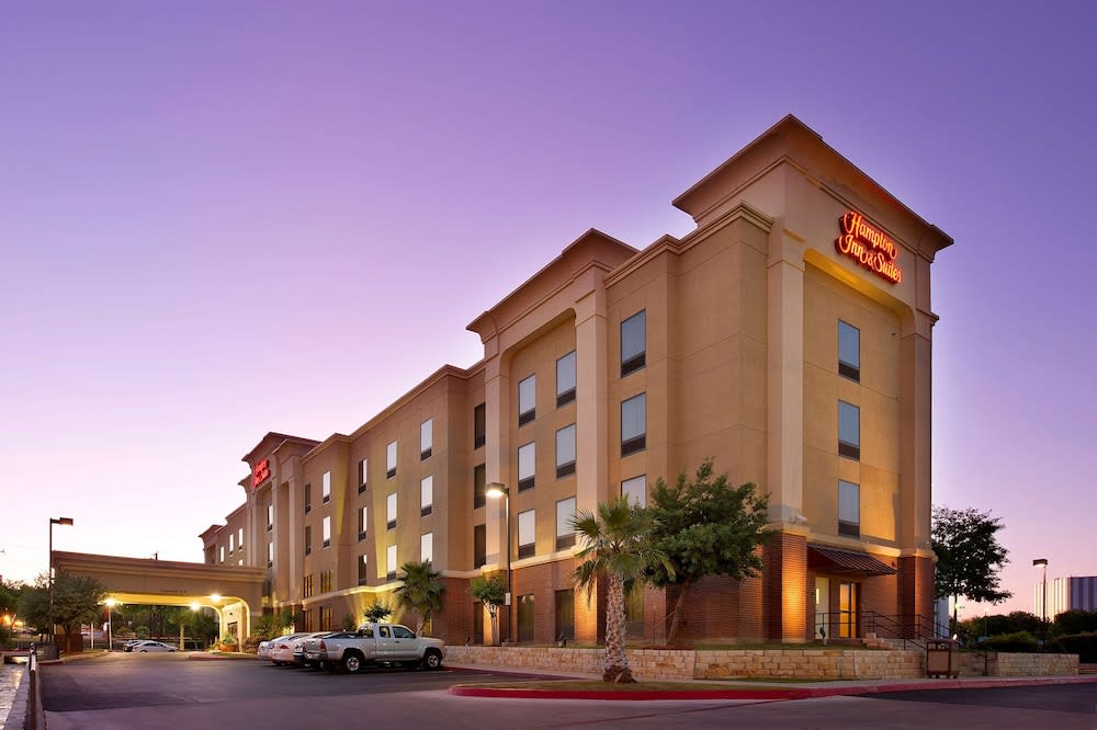 Hampton Inn & Suites San Antonio-Airport 1