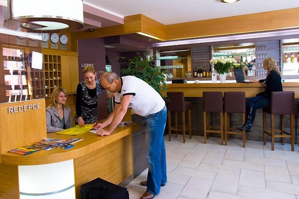 Hotel Trend 2