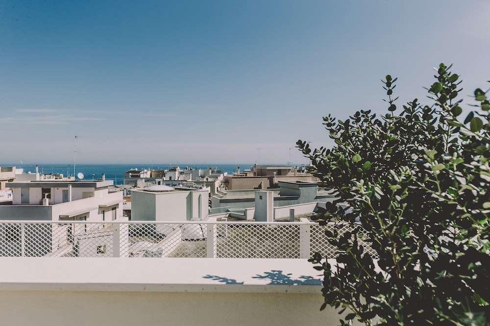 Suite 10 Home Design & Spa 3