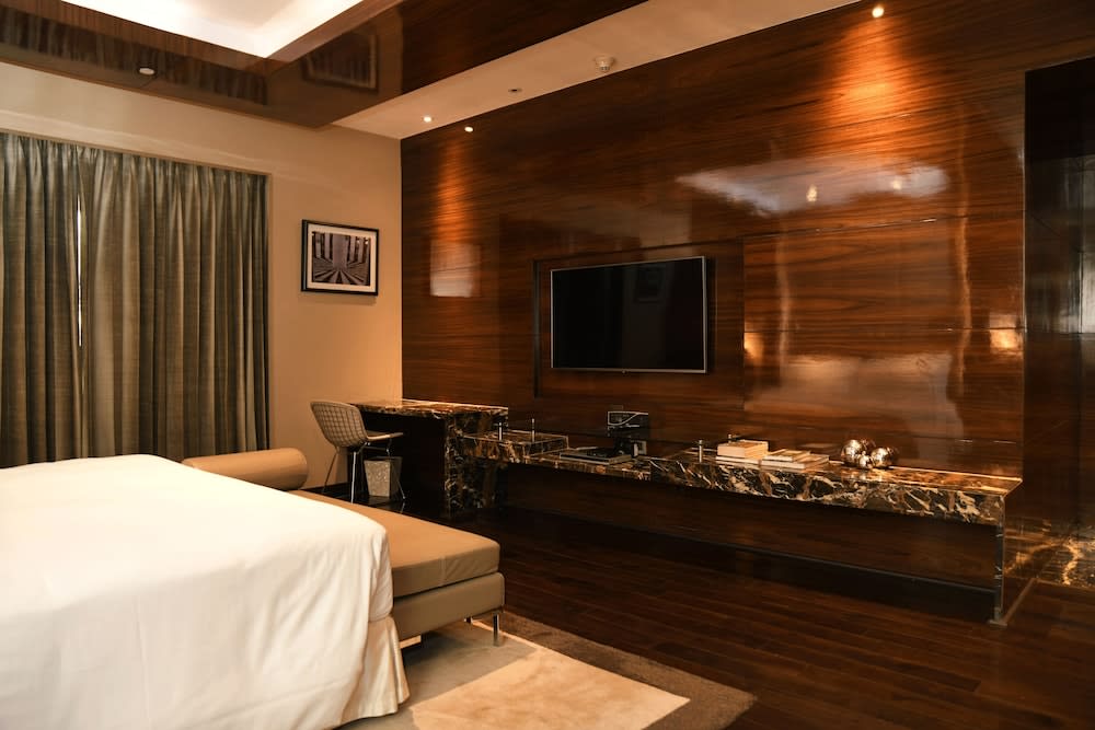 Radisson Blu Plaza Delhi Airport 5