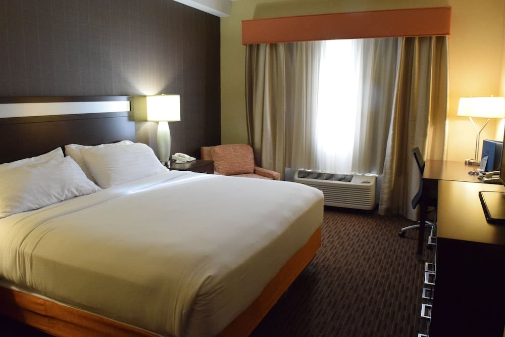 Holiday Inn Express Hotel & Suites Watertown-Thousand Island by IHG 5