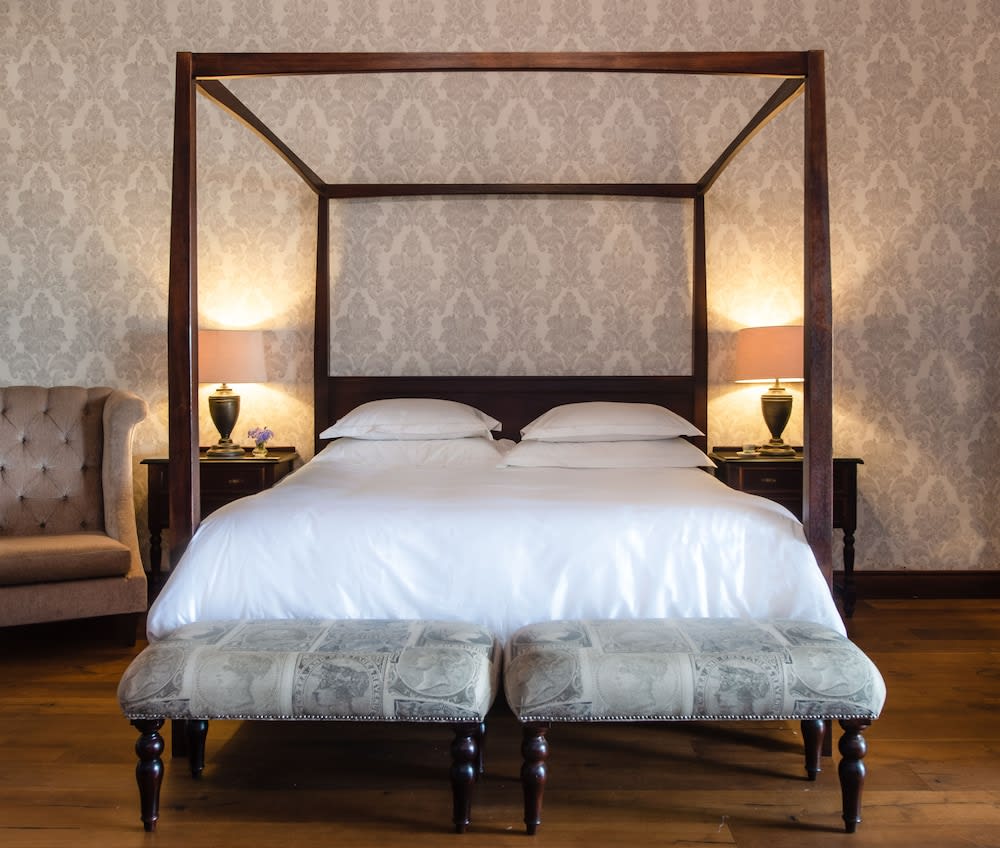 Under Oaks Guesthouse 2