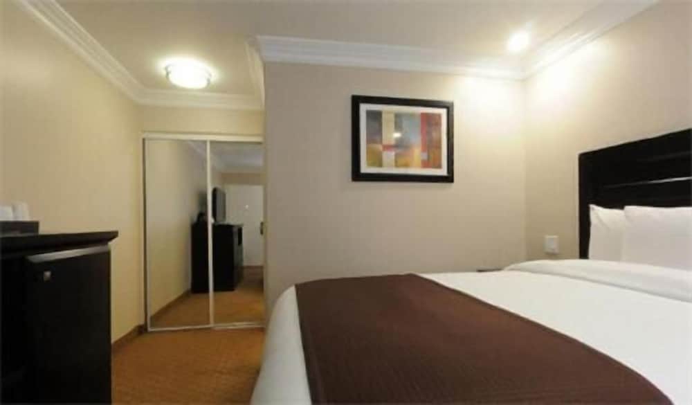 Raincross Hotel Riverside 5