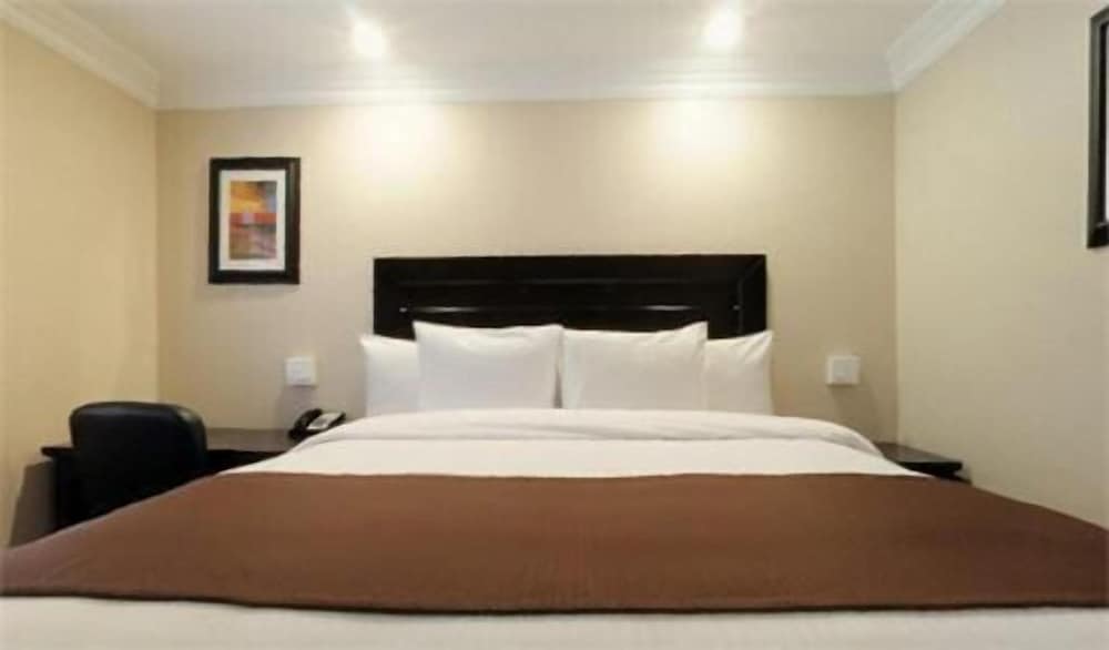 Raincross Hotel Riverside 3