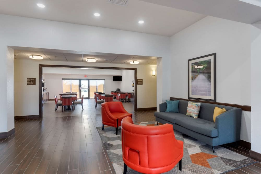 Comfort Inn & Suites Cave City 2