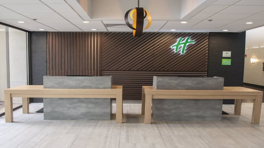 Holiday Inn Roanoke Airport – Conference CTR by IHG 2