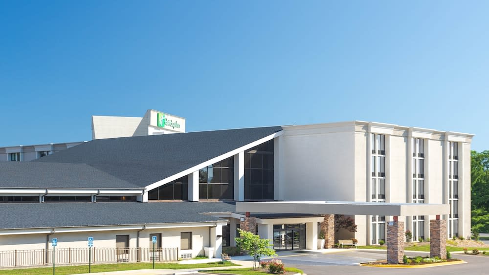 Holiday Inn Roanoke Airport – Conference CTR by IHG 1