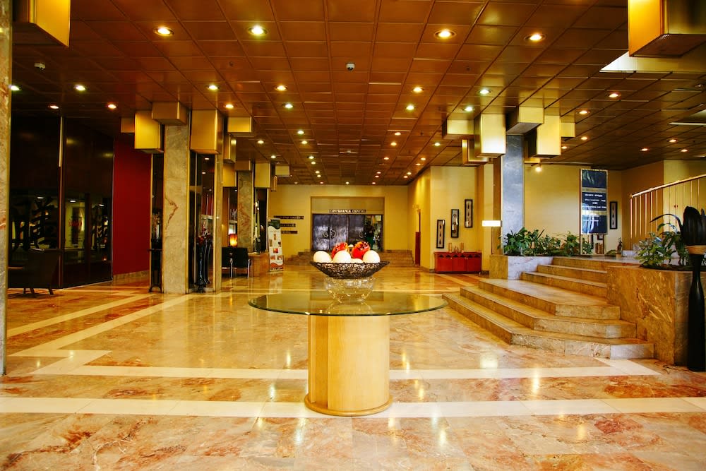 Rainbow Towers Hotel & Conference Centre 2