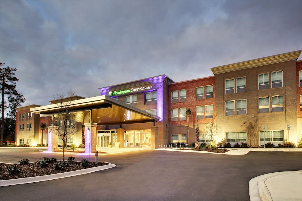 Holiday Inn Express & Suites CHARLESTON NE MT PLEASANT US17 by IHG 1