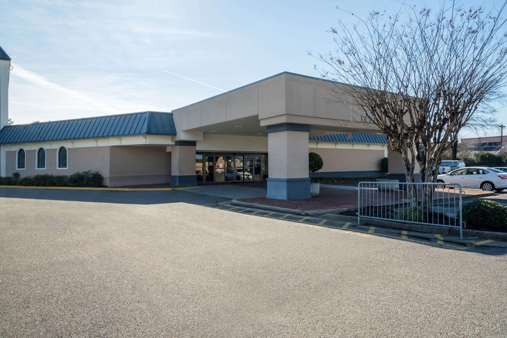 Travelodge by Wyndham Memphis Airport/Graceland 1