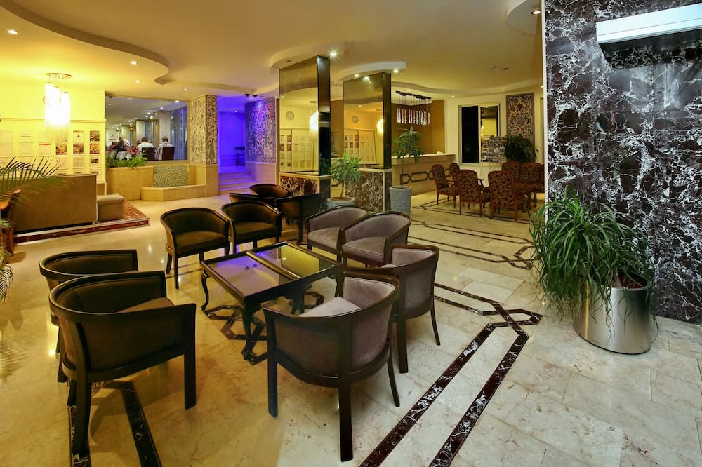 Kleopatra Celine Hotel 2