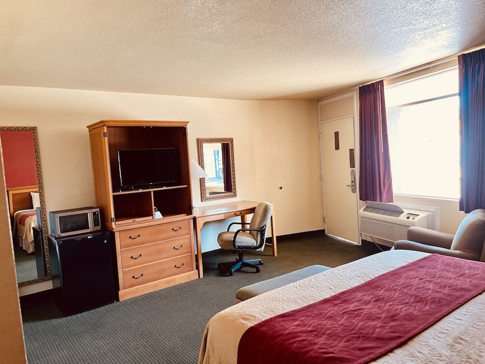 Econo Lodge Del Rio 5