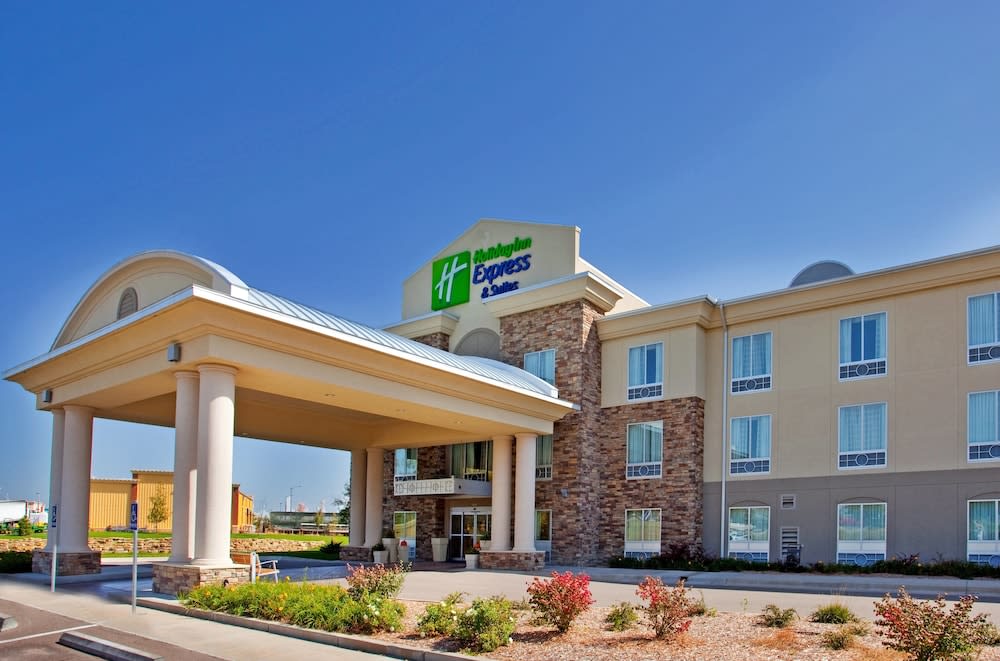 Holiday Inn Express & Suites EAST WICHITA I-35 ANDOVER by IHG 1
