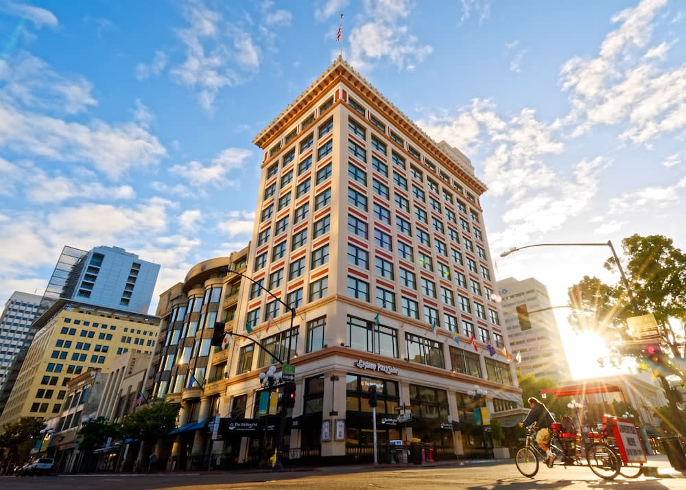 Gaslamp Plaza Suites 1