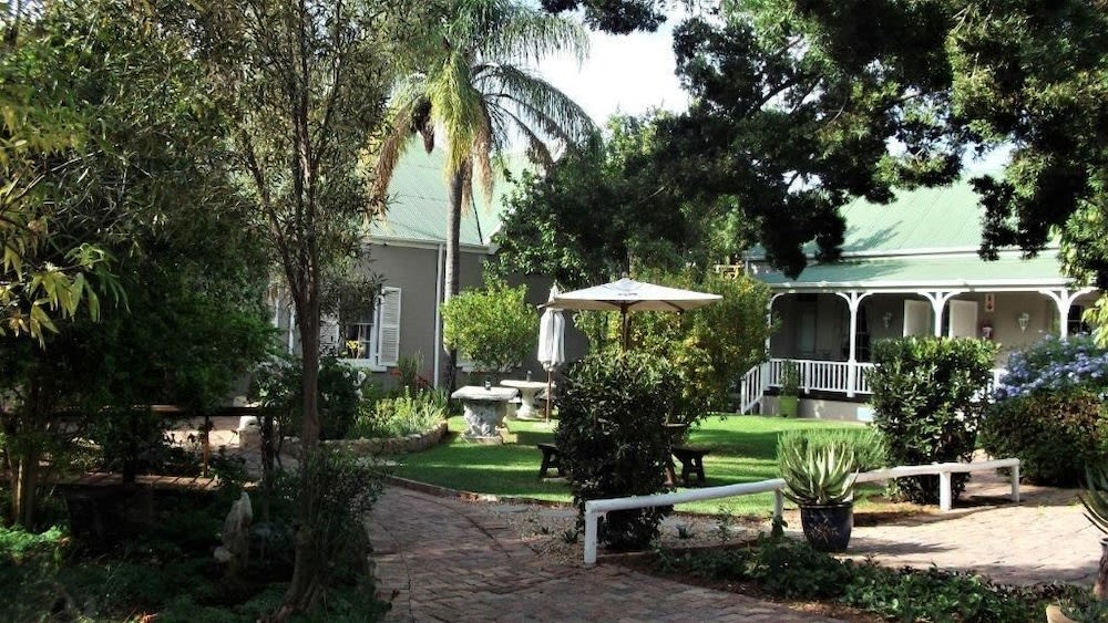 HouseMartin Lodge & Self Catering 1