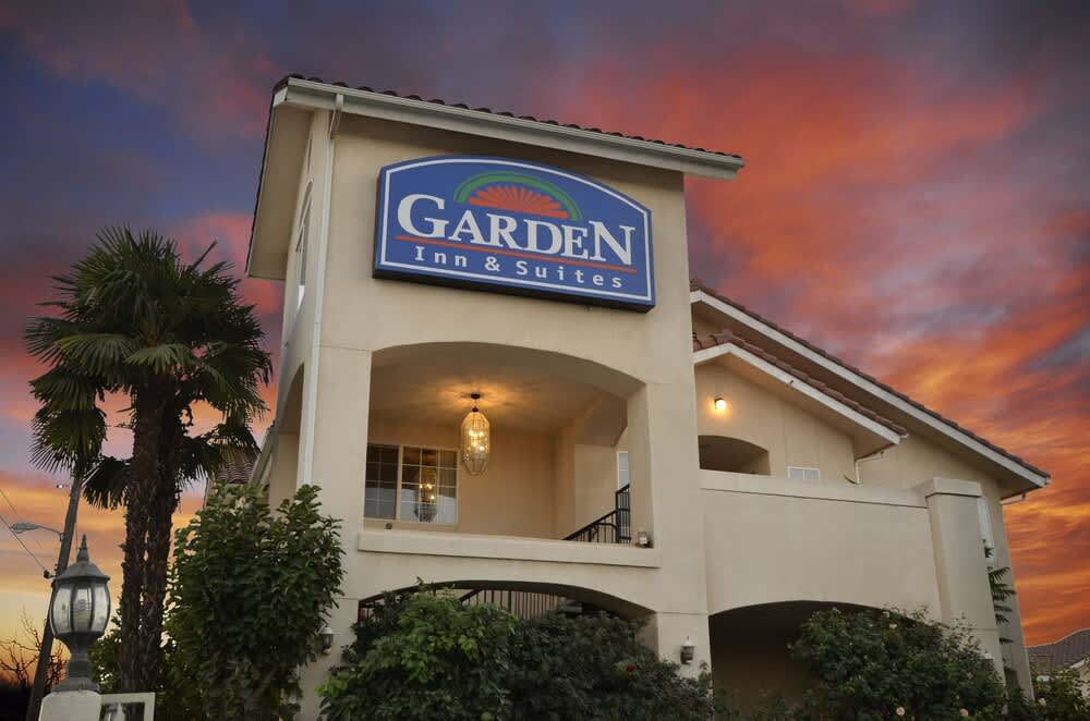 Garden Inn and Suites Fresno 1