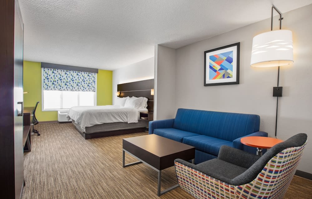 Holiday Inn Express Hotel & Suites Altoona-Des Moines by IHG 3