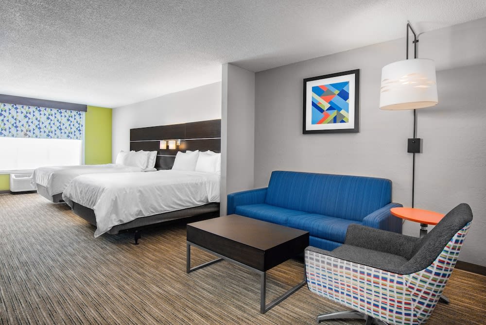 Holiday Inn Express Hotel & Suites Altoona-Des Moines by IHG 2