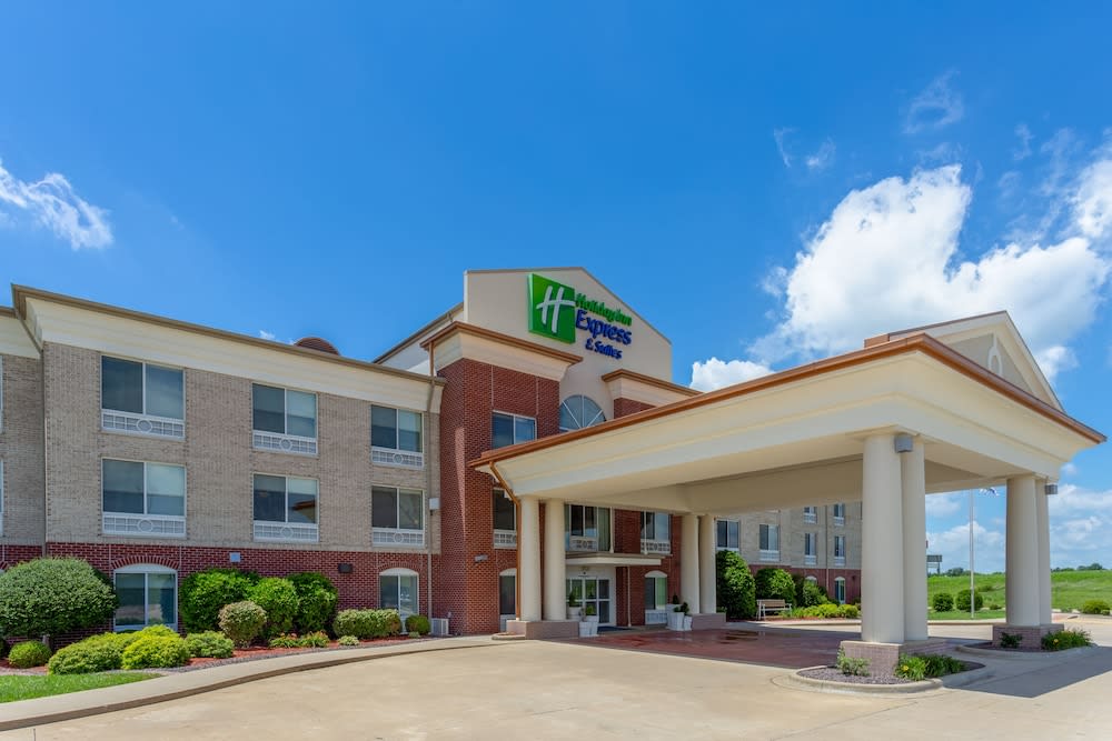 Holiday Inn Express & Suites VANDALIA by IHG 1