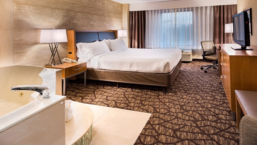 Holiday Inn & Suites WARREN by IHG 2