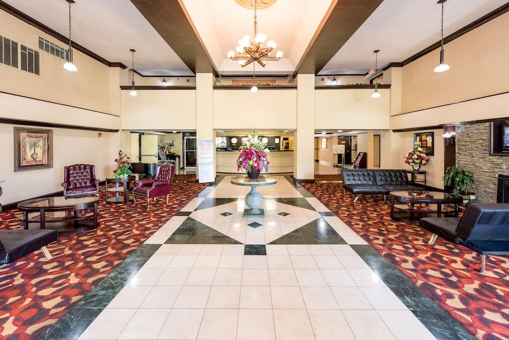 Ramada by Wyndham Birmingham Airport 2