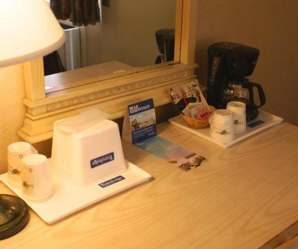 Travelodge by Wyndham San Francisco Airport North 5