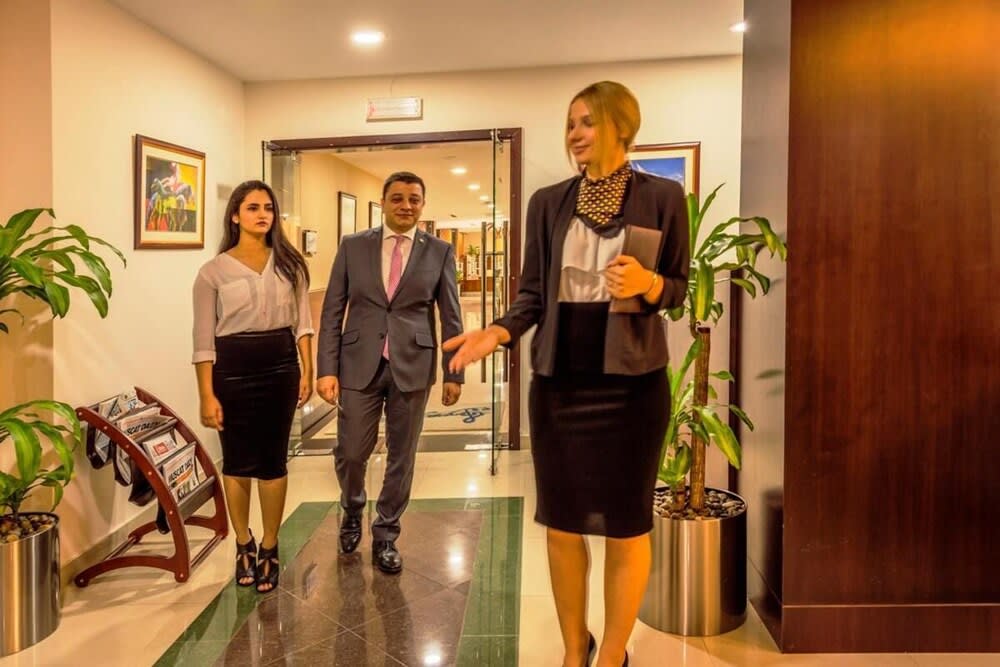 Golden Tulip Headington 3