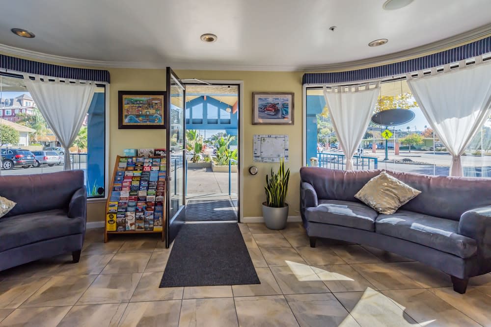 Ocean Pacific Lodge 2