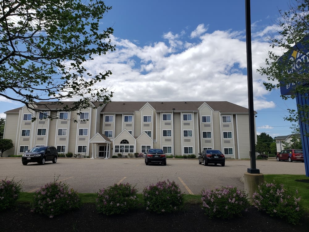 Microtel Inn & Suites by Wyndham Dover New Hampshire 1