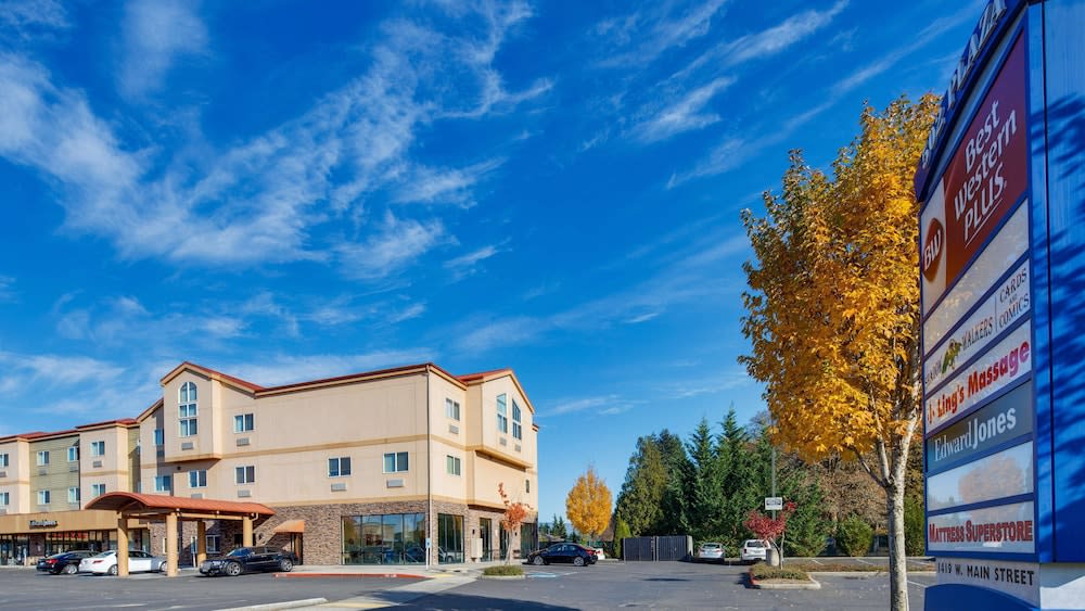 Best Western Plus Battleground Inn & Suites 1