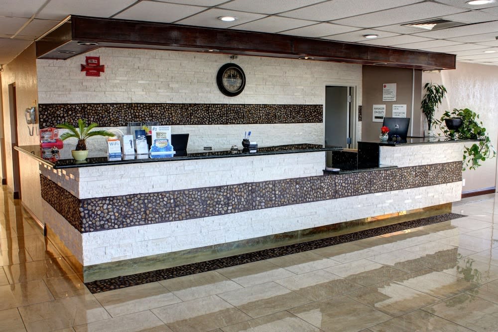 Ramada by Wyndham Grand Junction 2