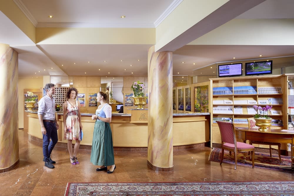 Grand Hotel Zell am See 2