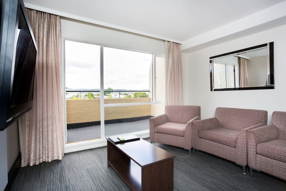 St Ives Apartments 1
