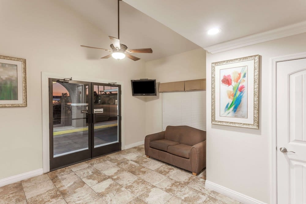 Travelodge by Wyndham Hemet CA 2