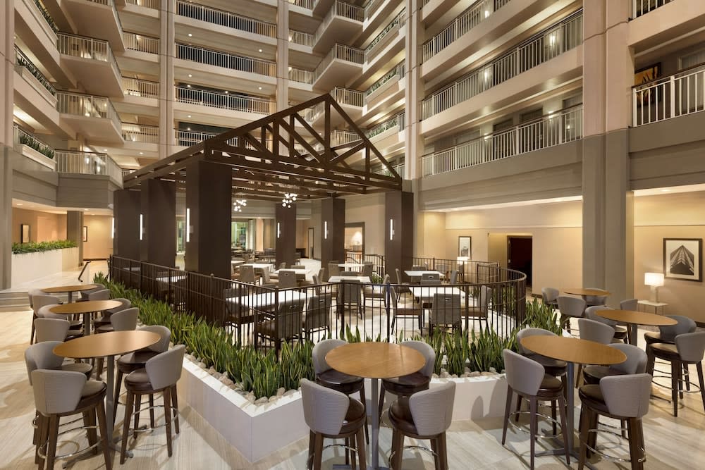 Embassy Suites by Hilton Chicago Lombard Oak Brook 3