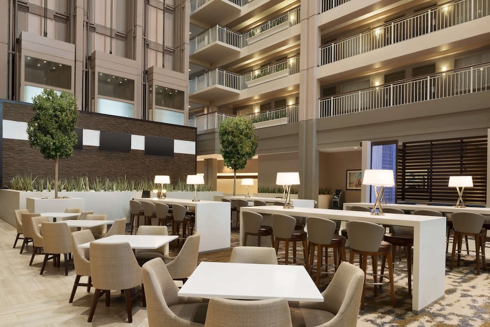Embassy Suites by Hilton Chicago Lombard Oak Brook 2