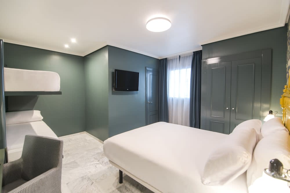 Petit Palace Puerta de Triana 5