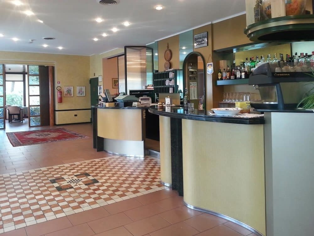 Hotel Ristorante SASSO 2