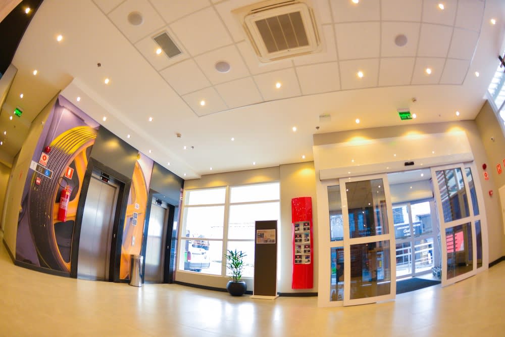 ibis Jacarei 2