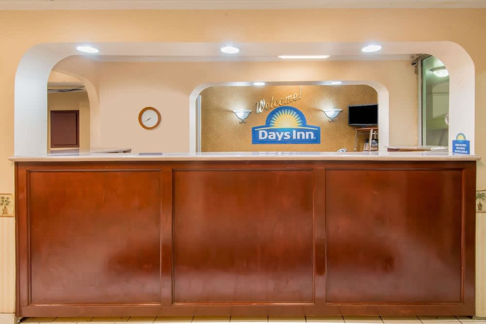Days Inn by Wyndham Shorter 2