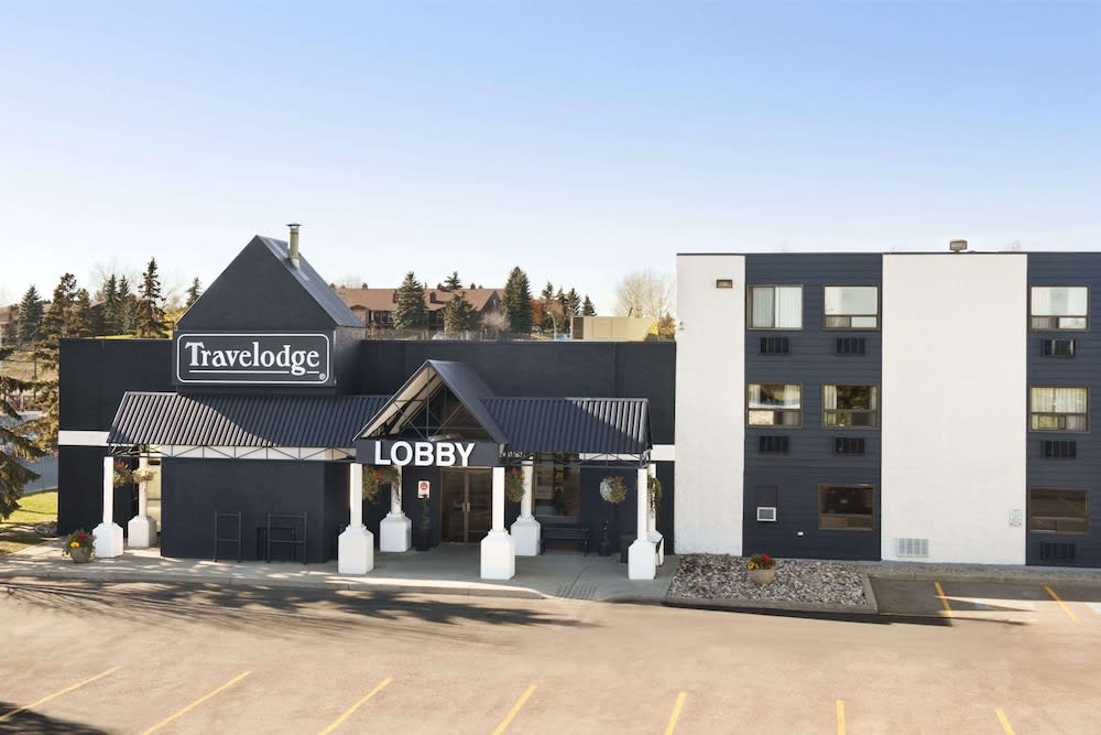 Travelodge by Wyndham Edmonton South 1