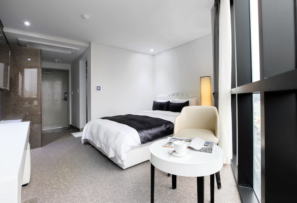 Eins Hotel 2