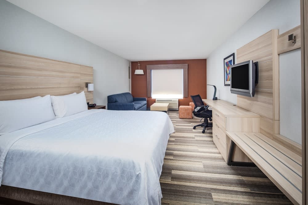 Holiday Inn Express and Suites Ontario Airport by IHG 4