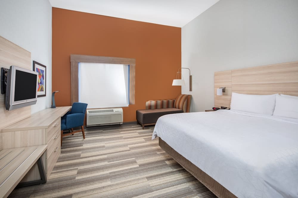 Holiday Inn Express and Suites Ontario Airport by IHG 3