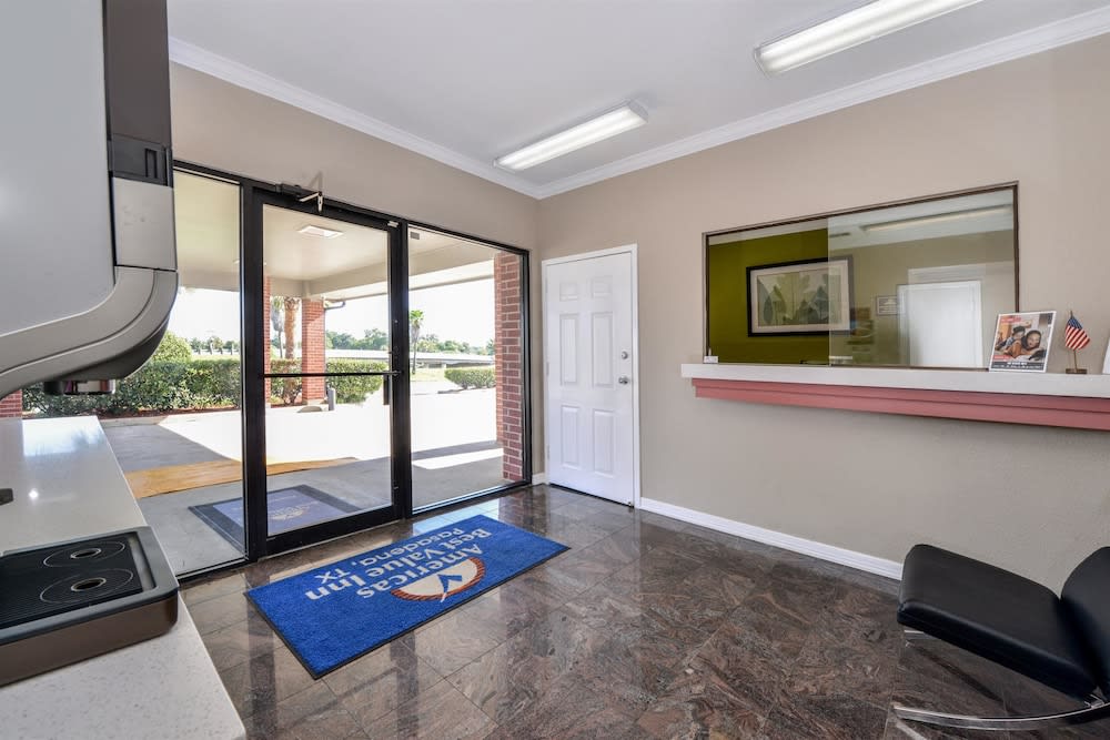 Americas Best Value Inn Pasadena Houston 1