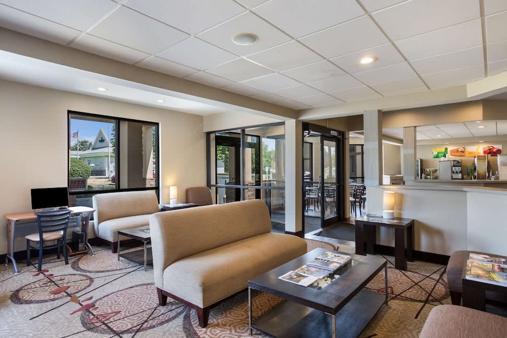 Quality Inn Albany Colonie 2