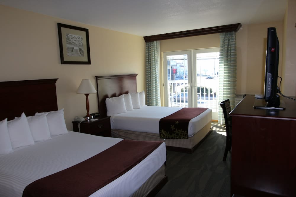 Gold Leaf Hotel of Dewey 1