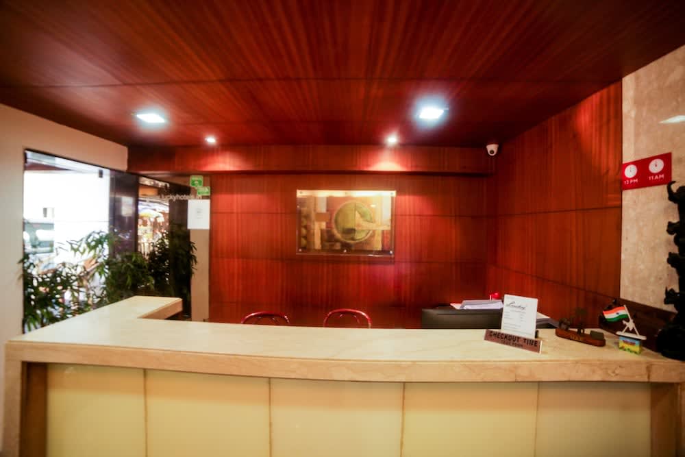Hotel Lucky Bandra 2